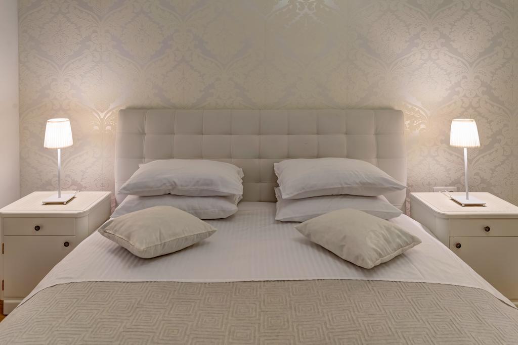 Temple Luxury Apartments & Rooms 斯普利特 外观 照片