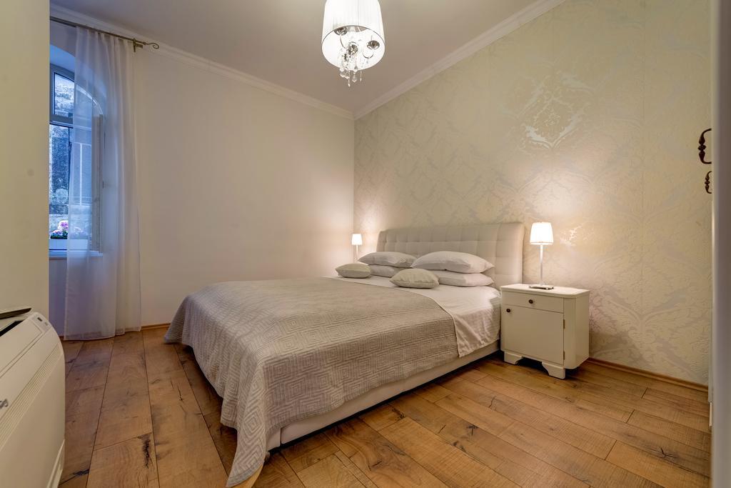 Temple Luxury Apartments & Rooms 斯普利特 外观 照片