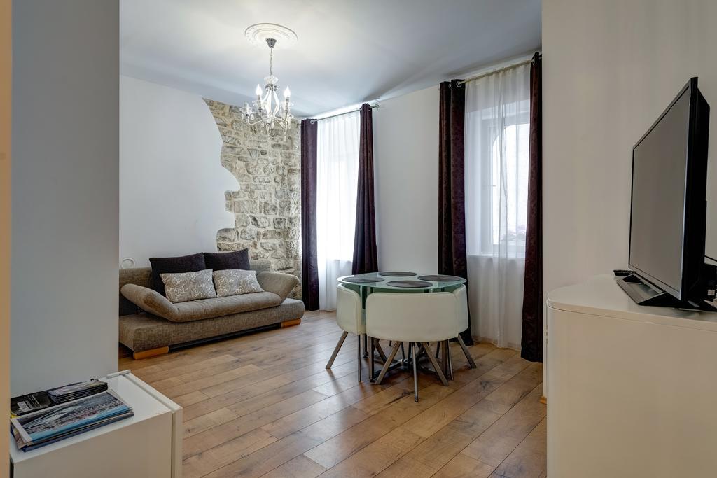 Temple Luxury Apartments & Rooms 斯普利特 外观 照片