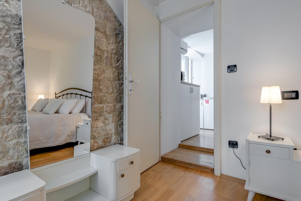 Temple Luxury Apartments & Rooms 斯普利特 外观 照片