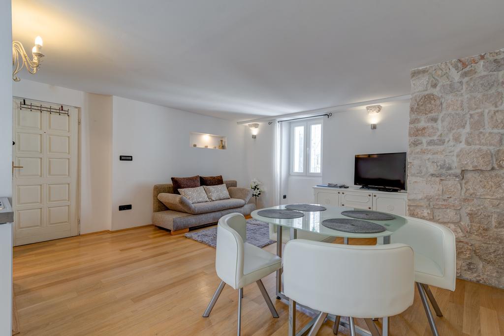 Temple Luxury Apartments & Rooms 斯普利特 外观 照片