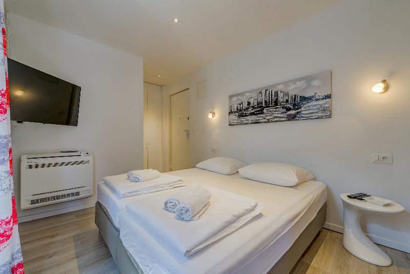 Temple Luxury Apartments & Rooms 斯普利特 外观 照片