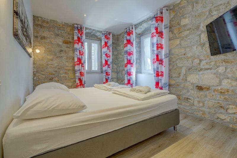 Temple Luxury Apartments & Rooms 斯普利特 外观 照片