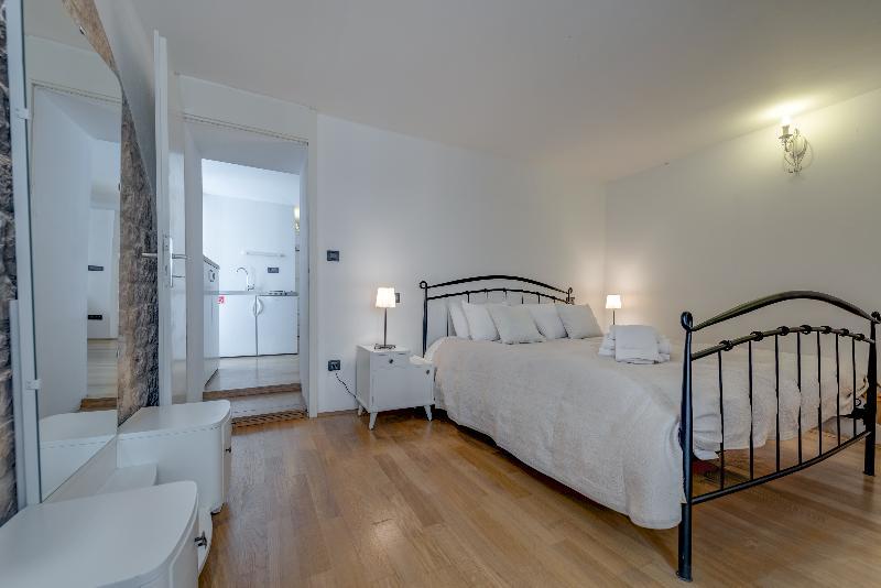 Temple Luxury Apartments & Rooms 斯普利特 外观 照片