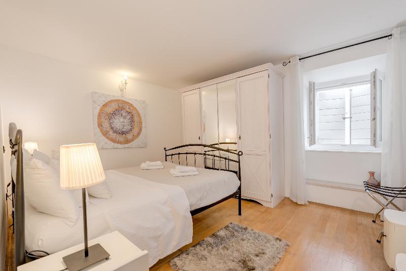 Temple Luxury Apartments & Rooms 斯普利特 外观 照片