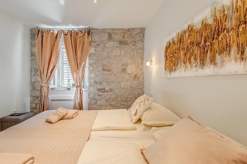 Temple Luxury Apartments & Rooms 斯普利特 外观 照片